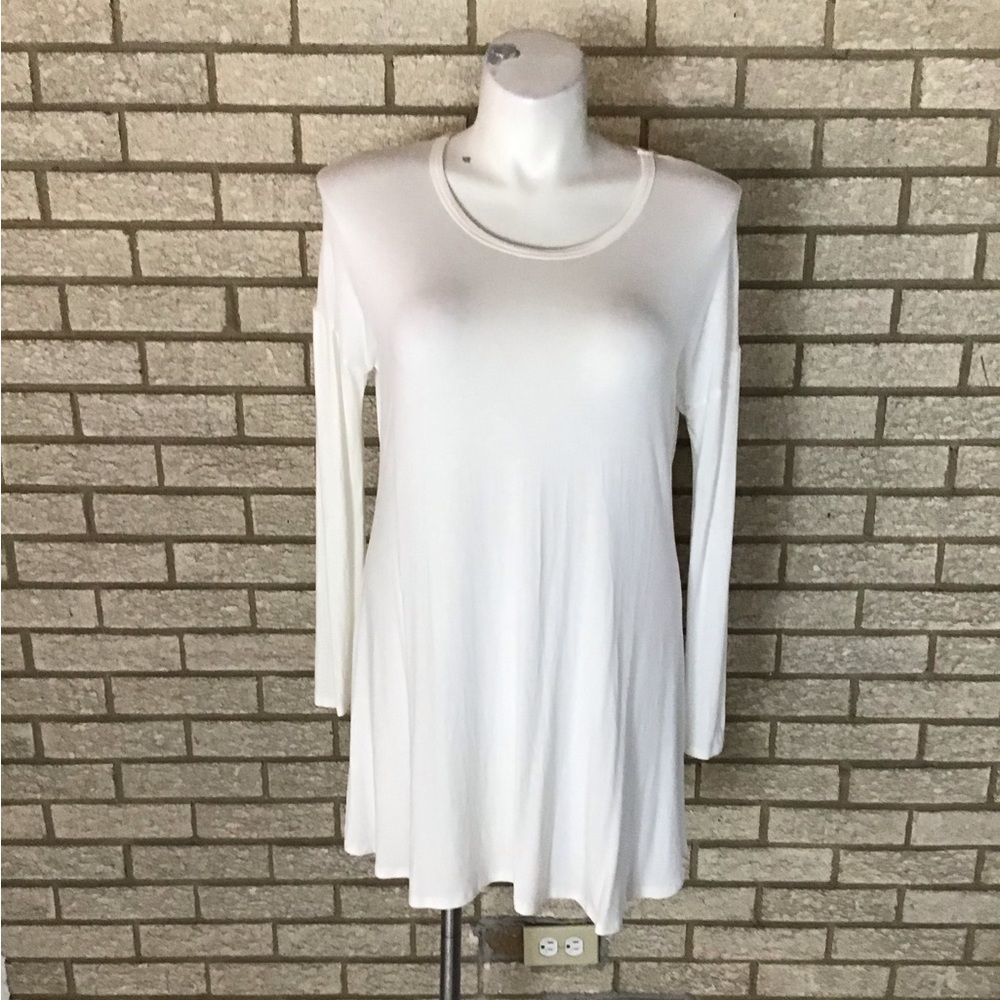 Goo Yoo white  rayon top size large.